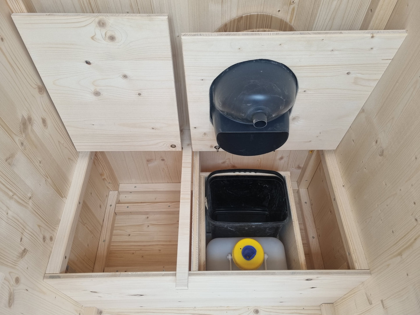 Gartentoilette Plumpsklo